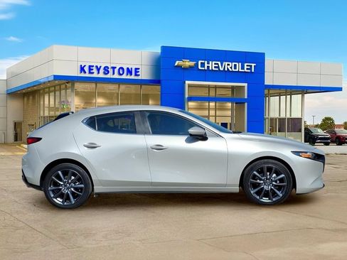 Used 2024 MAZDA MAZDA3 s FWD image 8
