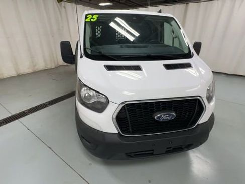 Used 2025 Ford Transit 250 Low Roof w/ Exterior Upgrade Package RWD image 3