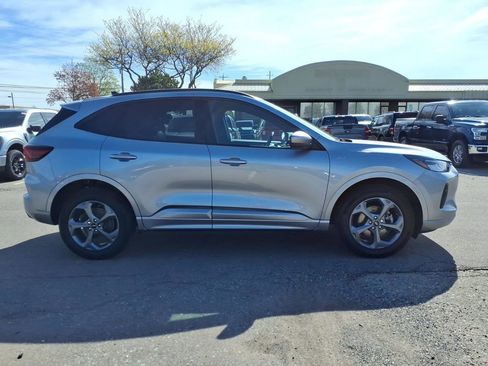 Used 2023 Ford Escape ST-Line Select AWD/4WD image 6