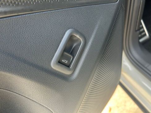 New 2026 Volkswagen Tiguan SE R-Line image 56