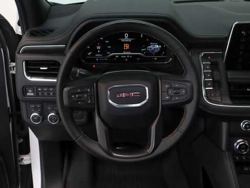 Used 2024 GMC Yukon AT4 w/ Technology Package AWD/4WD image 23
