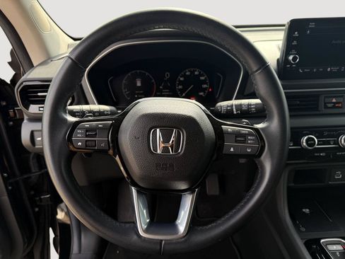 Used 2025 Honda Pilot EX-L image 17