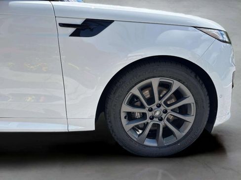 Used 2024 Land Rover Range Rover Sport Dynamic SE AWD/4WD image 9
