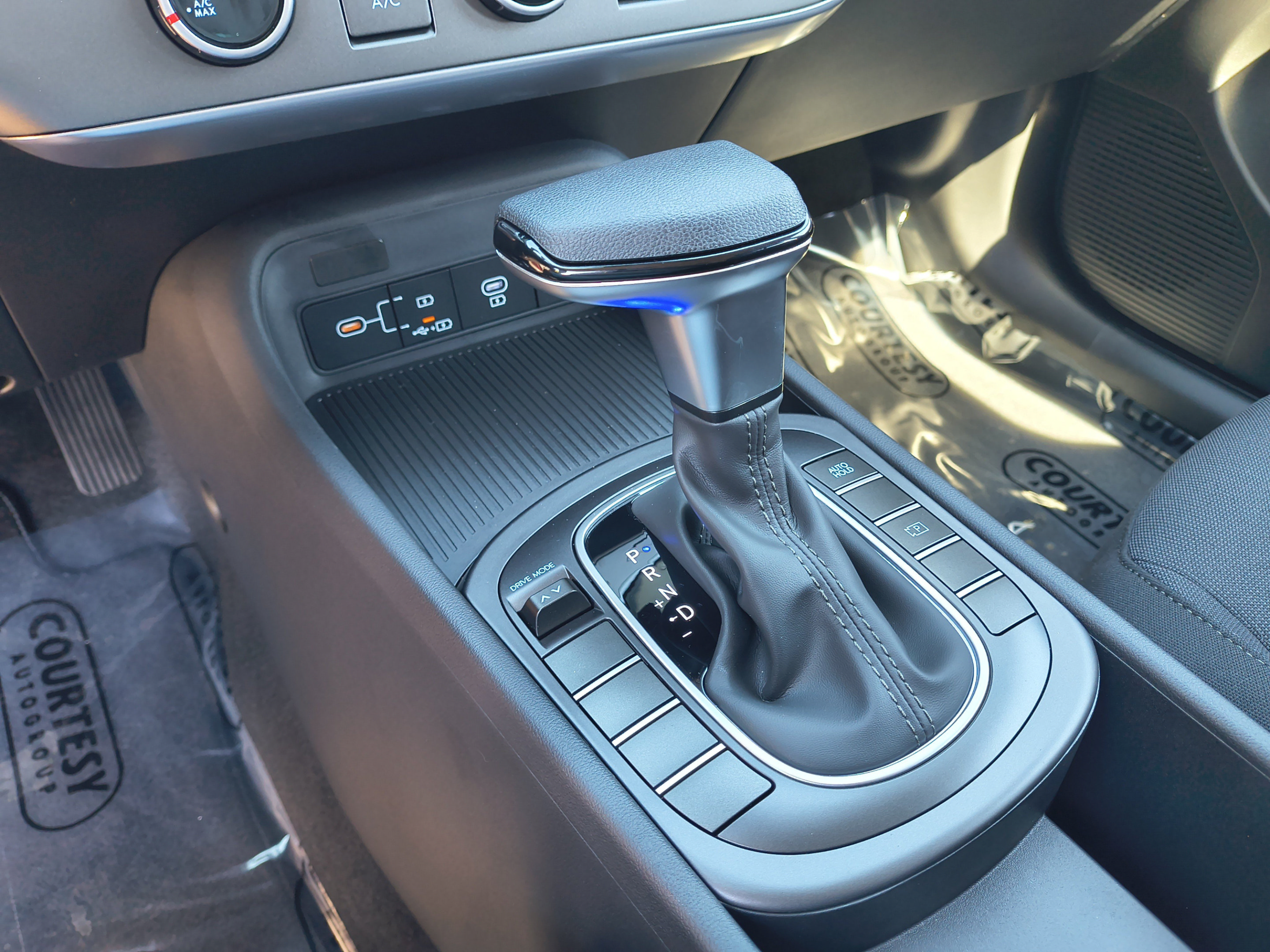 New 2027 Hyundai Kona SE FWD image 25