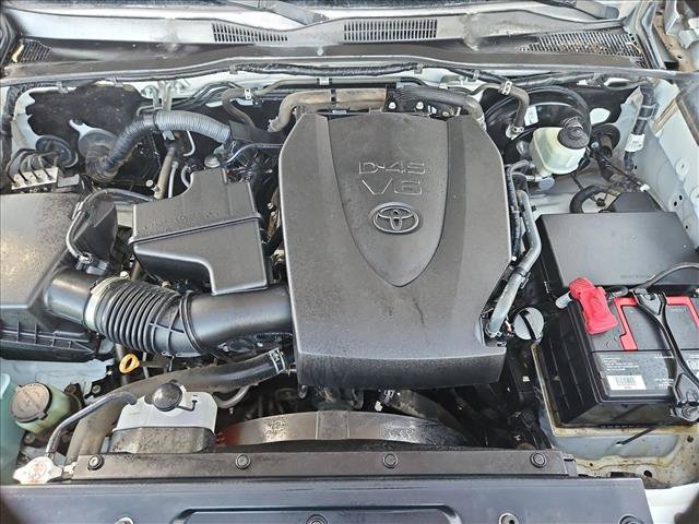 Used 2017 Toyota Tacoma SR5 w/ Tow Package RWD image 29