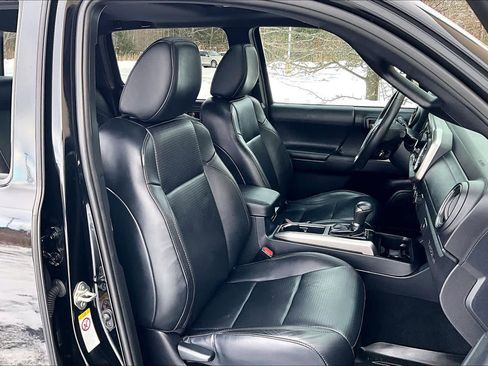 Certified 2019 Toyota Tacoma Limited image 7