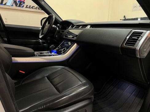 Used 2019 Land Rover Range Rover Sport HSE image 36