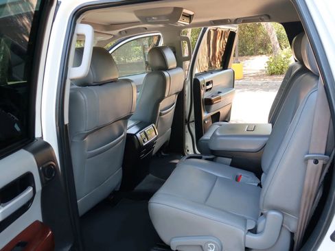 Used 2016 Toyota Sequoia Platinum RWD image 18