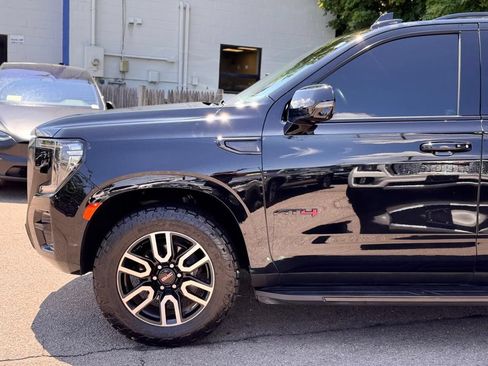 Used 2023 GMC Yukon XL AT4 w/ Technology Package AWD/4WD image 10