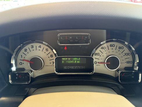 Used 2012 Ford Expedition Limited RWD image 16