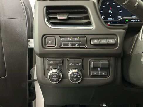 Used 2023 GMC Yukon AT4 w/ AT4 Premium Plus Package AWD/4WD image 17