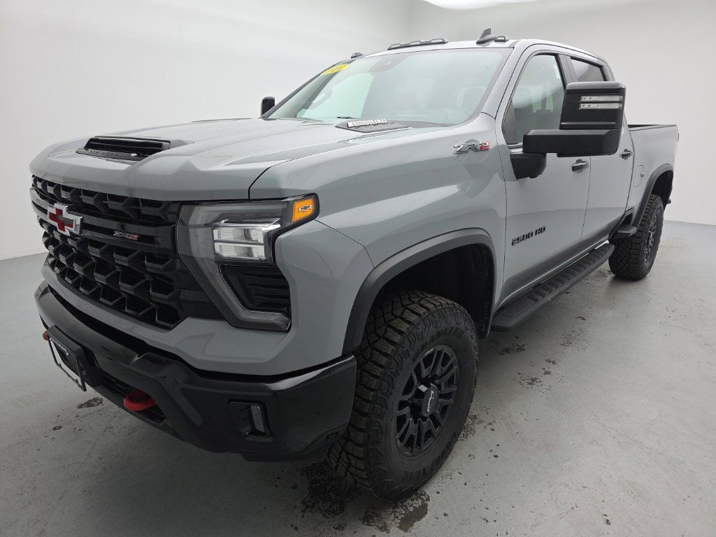 Used 2024 Chevrolet Silverado 2500 ZR2 w/ Technology Package AWD/4WD image 6