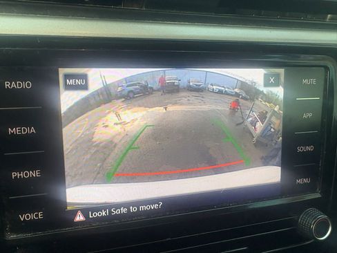 Used 2020 Volkswagen Passat 2.0T SE image 14