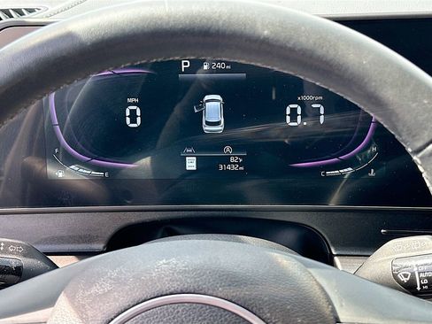 Used 2024 Kia Sportage EX image 12