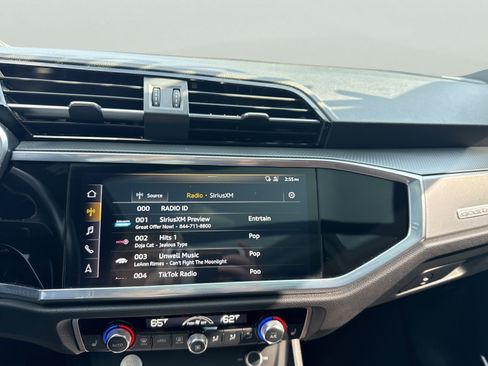 Used 2020 Audi Q3 2.0T Prestige w/ Prestige Package image 18