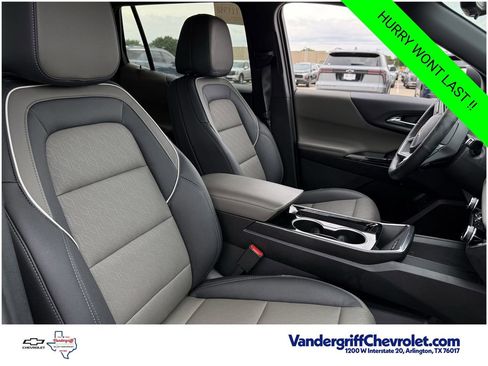 Certified 2025 Chevrolet Equinox LT w/ Convenience Package II FWD image 18
