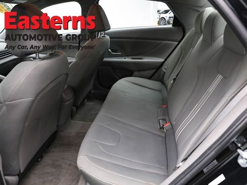 Used 2023 Hyundai Elantra SEL FWD image 21