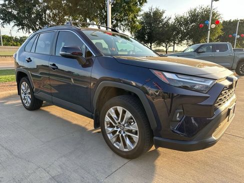 Used 2025 Toyota RAV4 XLE Premium FWD image 12