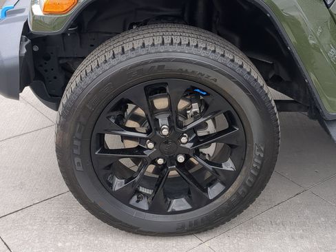 Used 2022 Jeep Wrangler Unlimited Sahara image 13