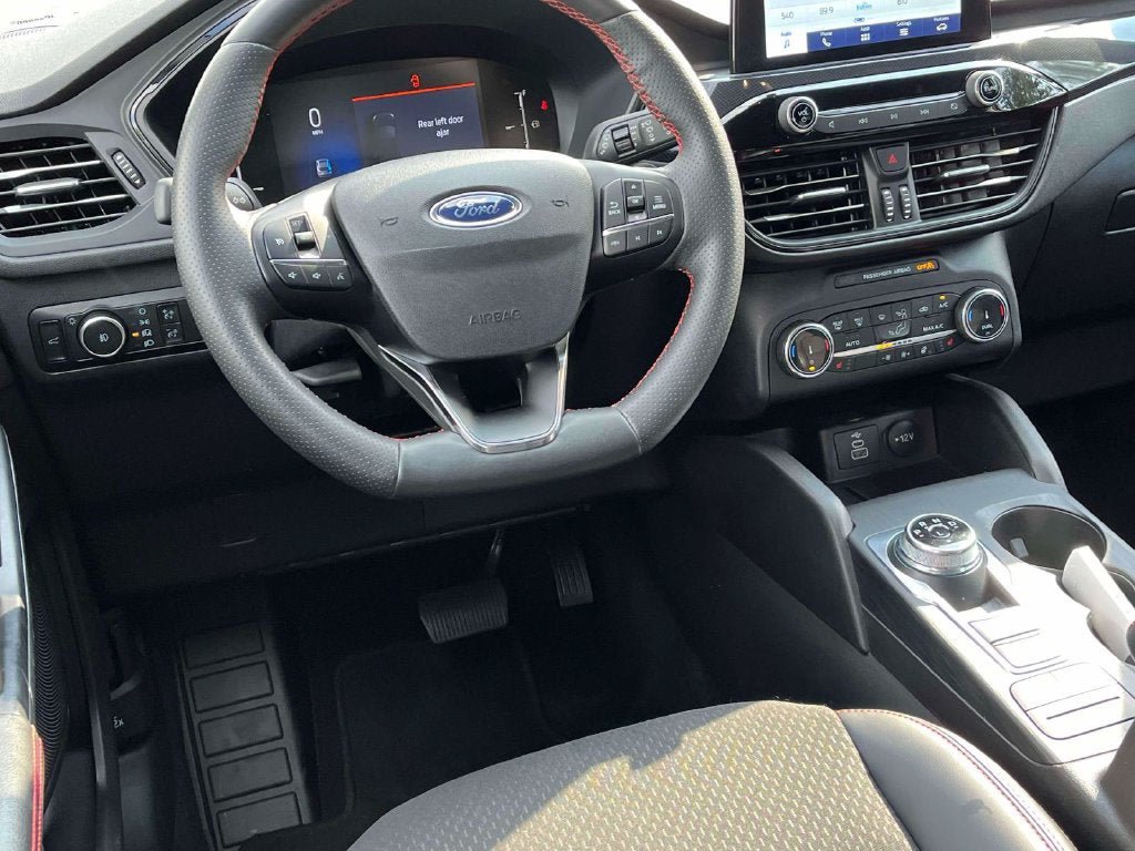 Used 2025 Ford Escape ST-Line Select AWD/4WD image 12
