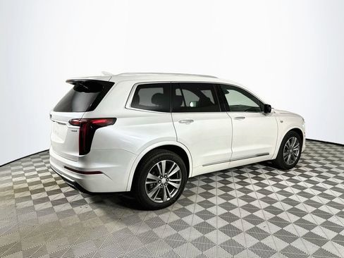 Used 2022 Cadillac XT6 Premium Luxury FWD image 7