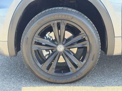 Used 2019 Volkswagen Atlas SE w/ Panoramic Sunroof Package image 10