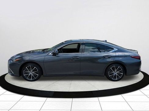 Used 2025 Lexus ES 350 w/ Premium Package image 6