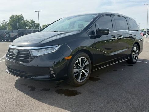 Used 2024 Honda Odyssey Touring image 3