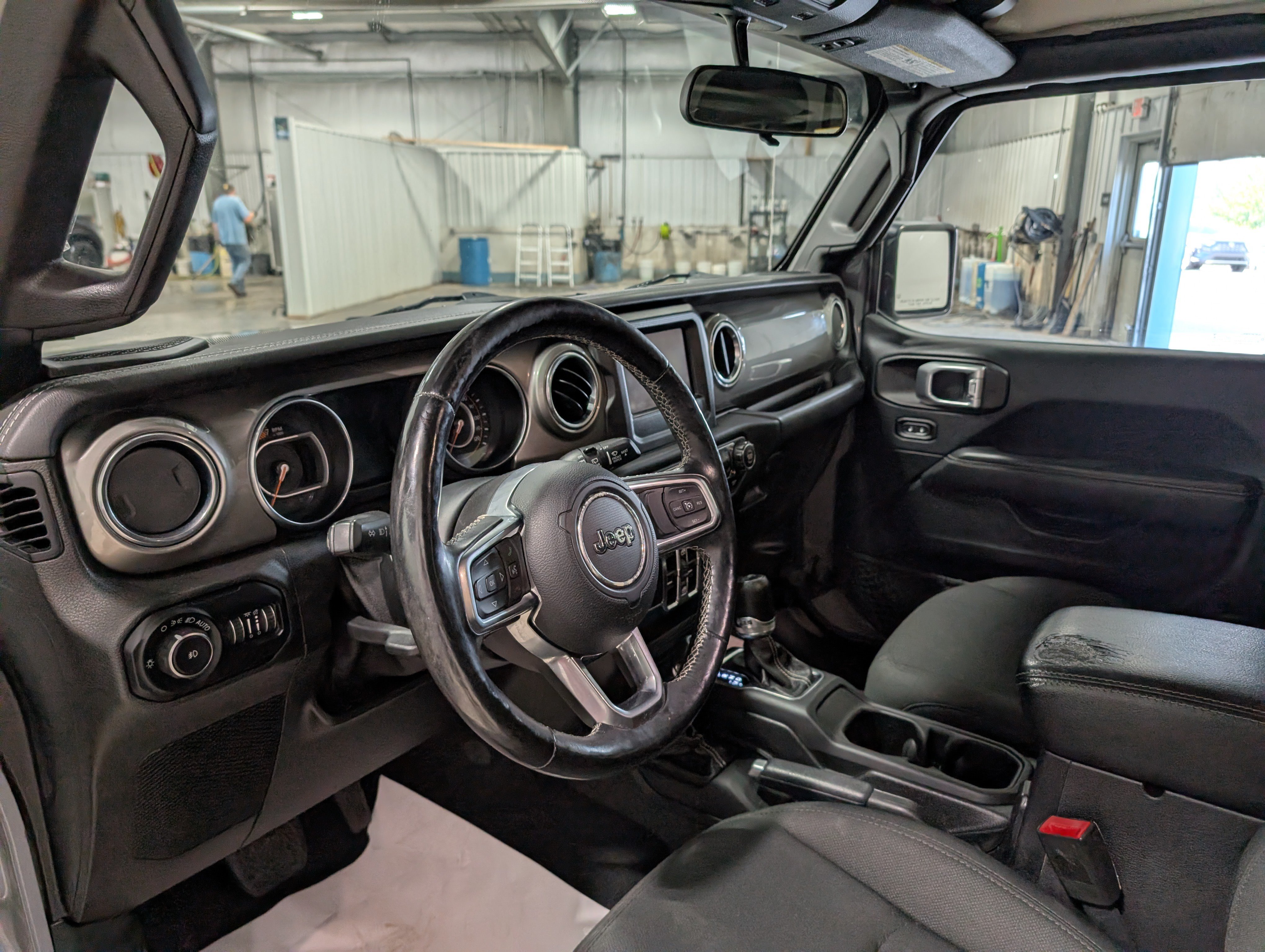 Used 2019 Jeep Wrangler Unlimited Sahara w/ Cold Weather Group AWD/4WD image 13