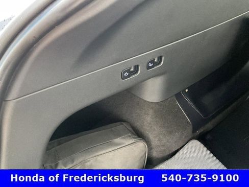Used 2023 Tesla Model Y Long Range AWD/4WD image 23