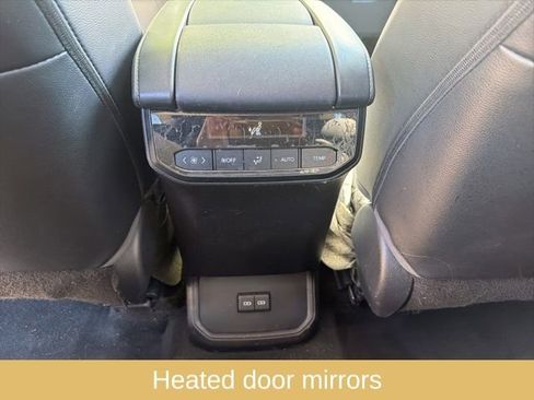 Used 2023 Toyota Highlander XLE FWD image 14