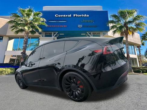 Used 2025 Tesla Model Y Performance image 7