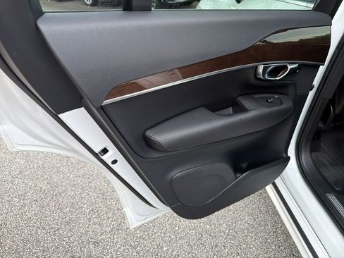 Used 2019 Volvo XC90 T6 Momentum AWD/4WD image 21