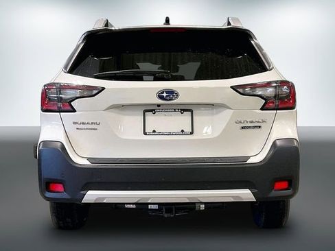 Used 2023 Subaru Outback Touring AWD/4WD image 4