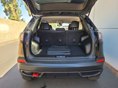 Used 2022 Jeep Cherokee Trailhawk AWD/4WD image 28