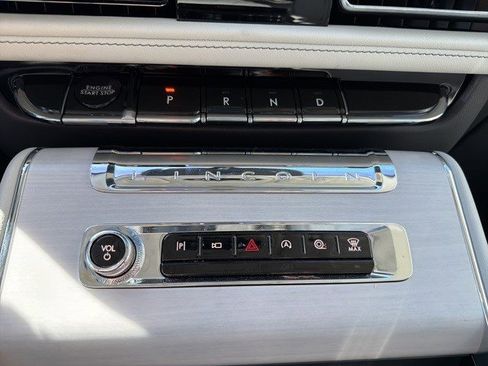 Used 2025 Lincoln Aviator Reserve w/ Equipment Group 201A image 17