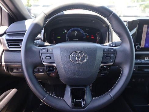 Used 2025 Toyota Camry SE FWD image 11