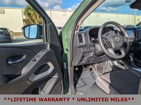 Used 2022 Nissan Frontier SV image 15