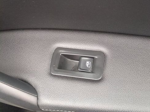 Used 2024 Volkswagen Tiguan S image 34