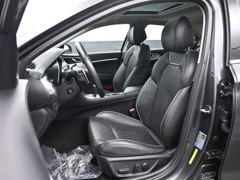 Used 2020 Genesis G70 2.0T w/ Elite Package image 28