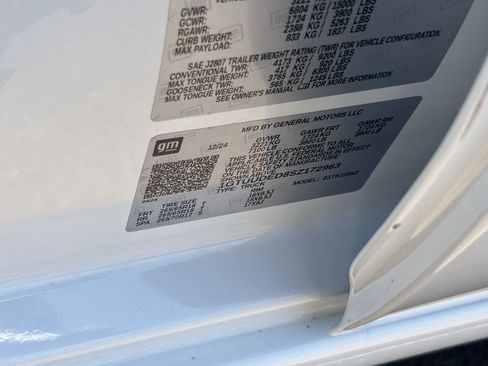 Certified 2025 GMC Sierra 1500 SLT AWD/4WD image 32
