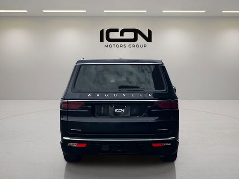 Used 2023 Jeep Wagoneer Series II AWD/4WD image 4