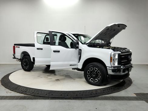 Used 2024 Ford F250 XL w/ FX4 Off-Road Package AWD/4WD image 16