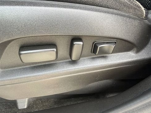 Used 2017 Chevrolet Equinox LT w/ Convenience Package FWD image 18