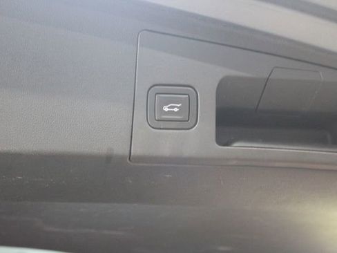 Used 2021 Cadillac XT5 Premium Luxury w/ LPO, Floor Liner Package AWD/4WD image 14