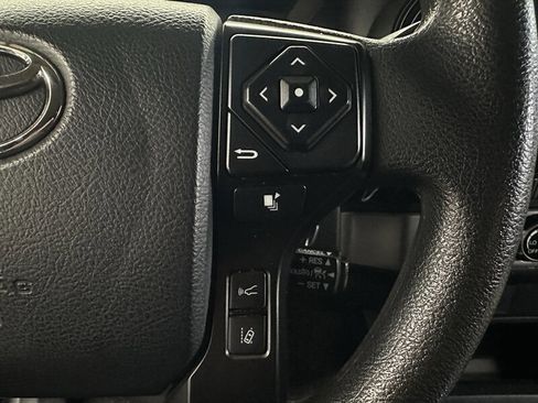 Used 2018 Toyota Tacoma SR image 28