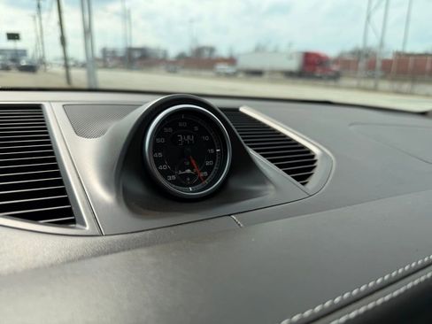 Used 2016 Porsche Macan Turbo image 23