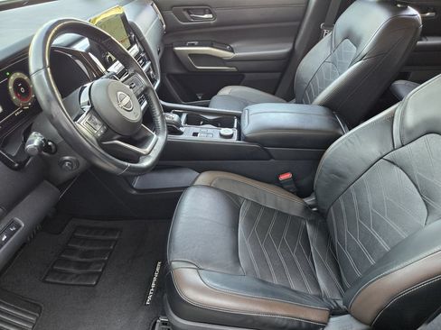 Used 2023 Nissan Pathfinder Platinum w/ Cargo Package AWD/4WD image 8