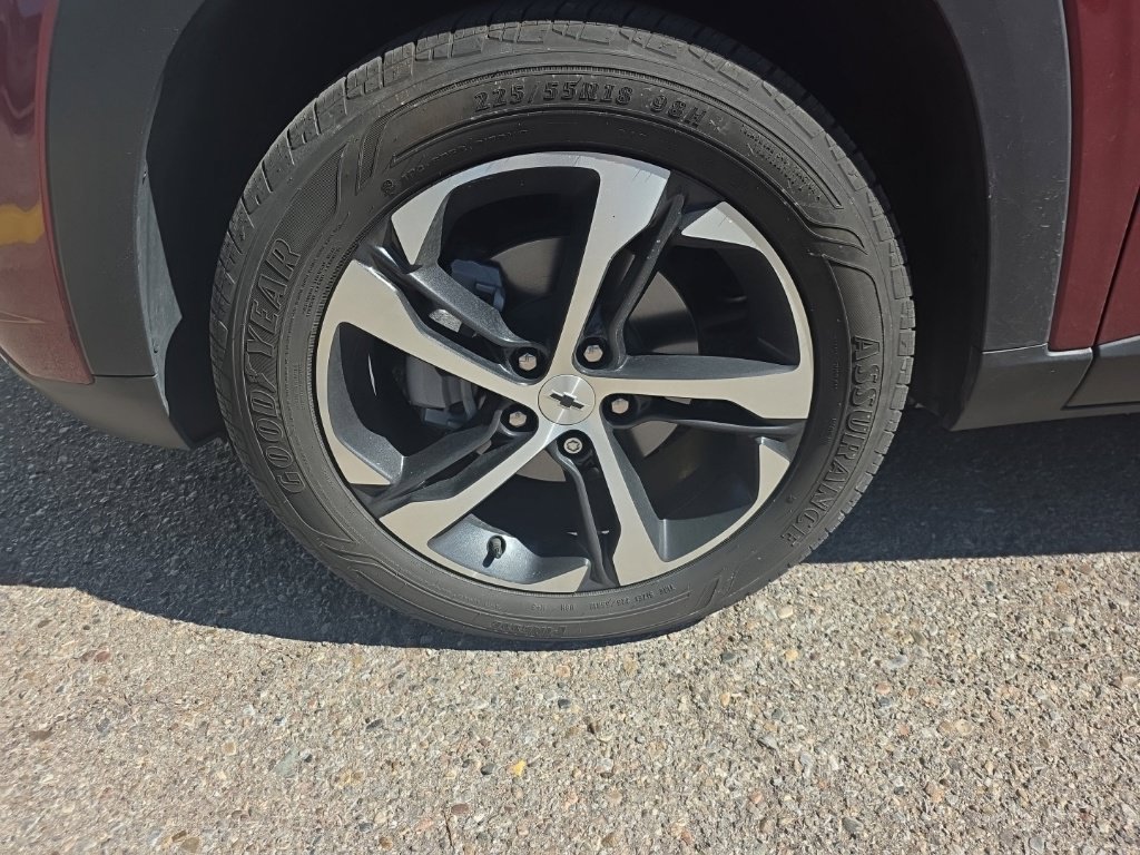 Certified 2024 Chevrolet Trax RS FWD image 2