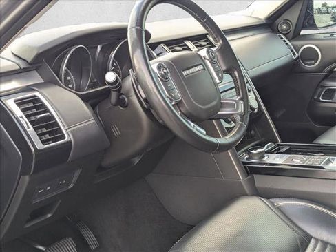 Used 2017 Land Rover Discovery First Edition image 9